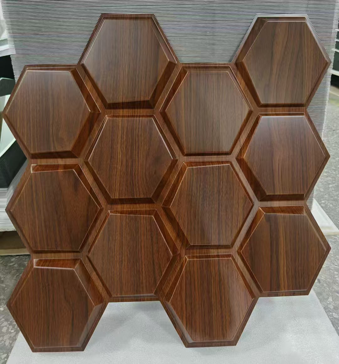 50*50 cm Size 3D PVC Wall Panel With Wood Grain Waterproof 3D Wall Sticker for Interior Decoration for Dining Bedroom Mall Use TD038黑木纹色.jpg